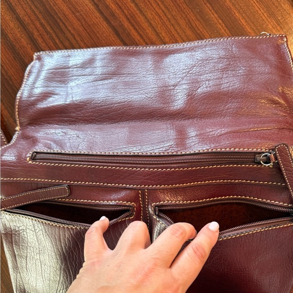 The Manual Co Genuine Leather Dark Brown Unisex Satchel/Messenger/Cross Body Bag - Picture 4 of 16